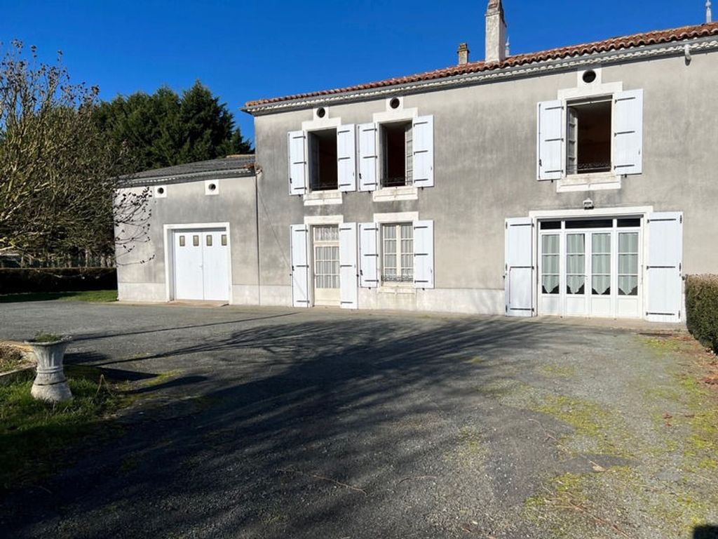 Achat maison à vendre 3 chambres 160 m² - Saint-Saturnin-du-Bois