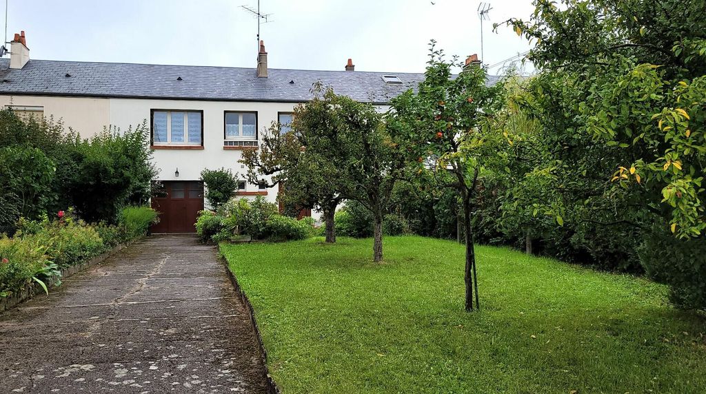 Achat maison à vendre 3 chambres 99 m² - Saint-Jean-de-la-Ruelle