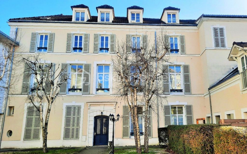 Achat appartement à vendre 5 pièces 112 m² - Saint-Pierre-du-Perray