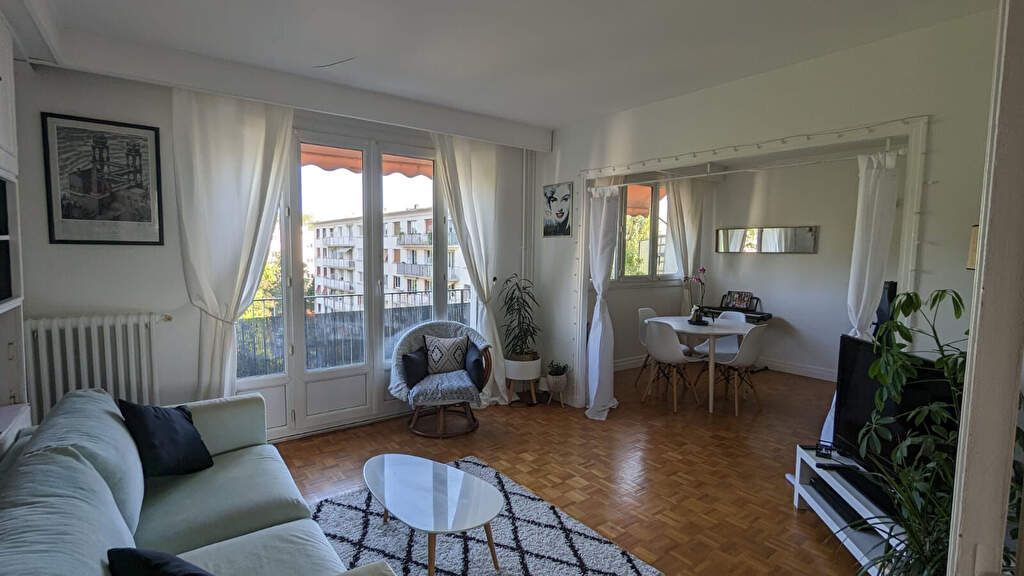 Achat appartement à vendre 5 pièces 90 m² - La Celle-Saint-Cloud