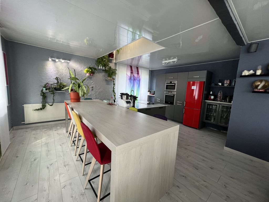Achat maison à vendre 2 chambres 171 m² - Damprichard