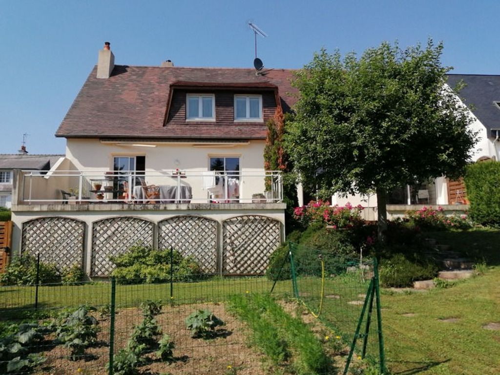 Achat maison à vendre 4 chambres 182 m² - Saint-Berthevin