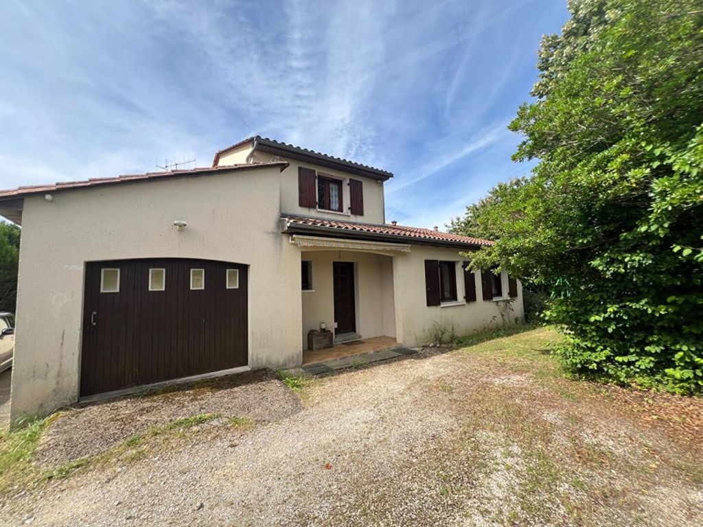 Achat maison à vendre 4 chambres 135 m² - Vœuil-et-Giget