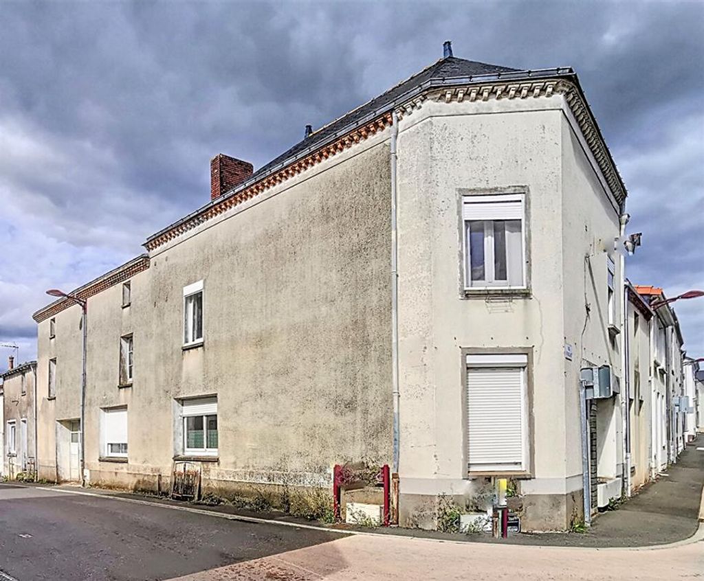 Achat maison à vendre 4 chambres 140 m² - Beaupréau-en-Mauges