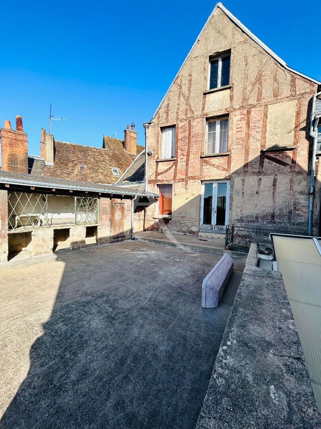 Achat maison à vendre 2 chambres 157 m² - Château-Renault