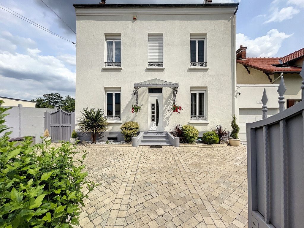 Achat maison à vendre 4 chambres 160 m² - Villenoy