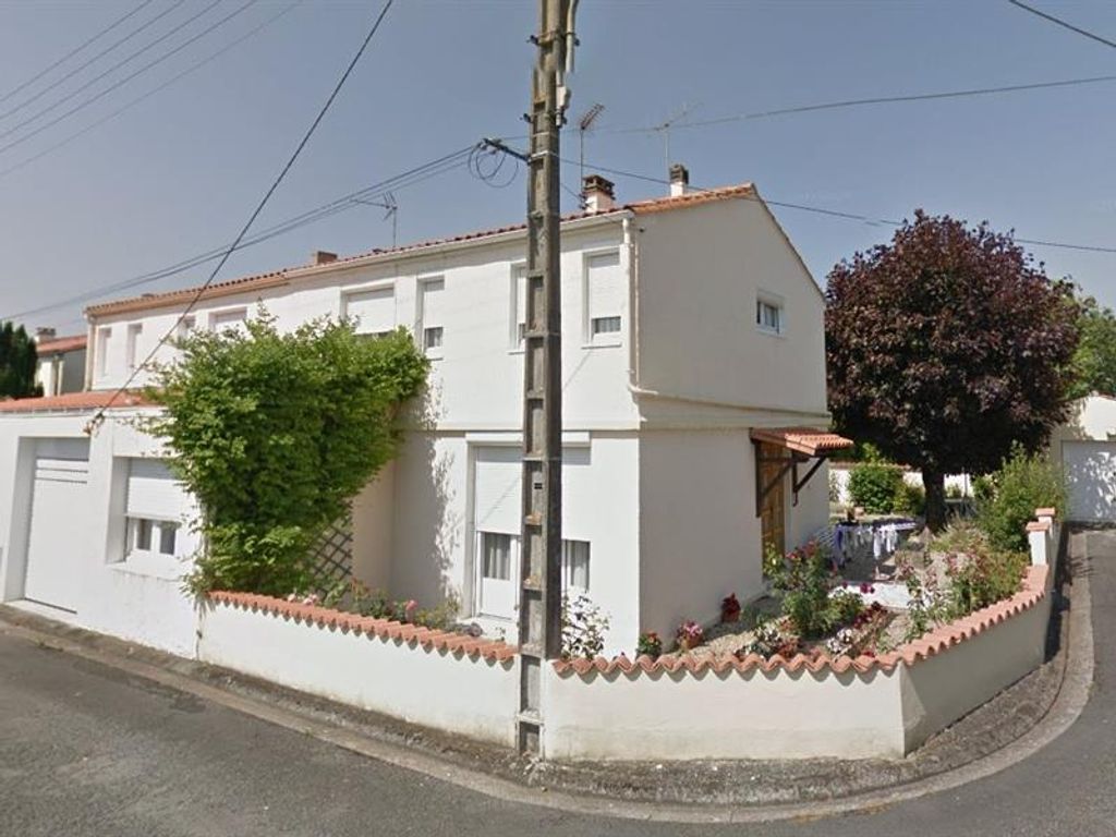 Achat maison à vendre 3 chambres 90 m² - Saint-Jean-d'Angély