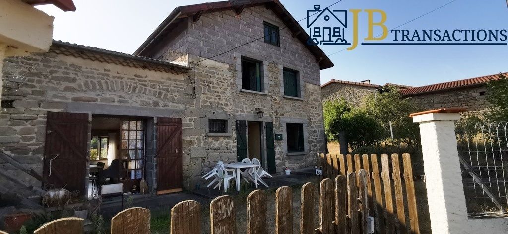 Achat maison à vendre 3 chambres 145 m² - Saint-Dier-d'Auvergne