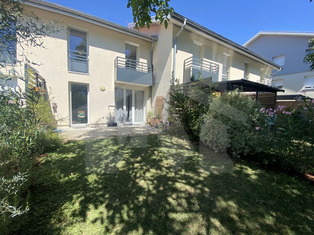 Achat maison à vendre 4 chambres 98 m² - Saint-Ismier