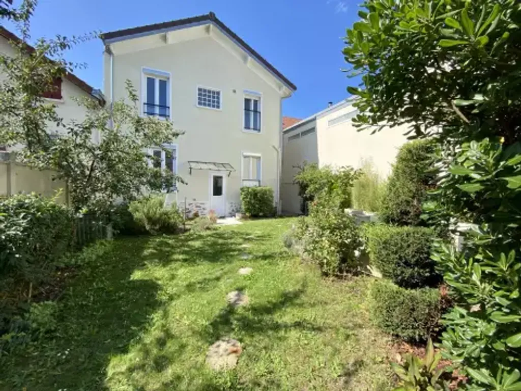 Achat maison à vendre 4 chambres 125 m² - Saint-Maur-des-Fossés