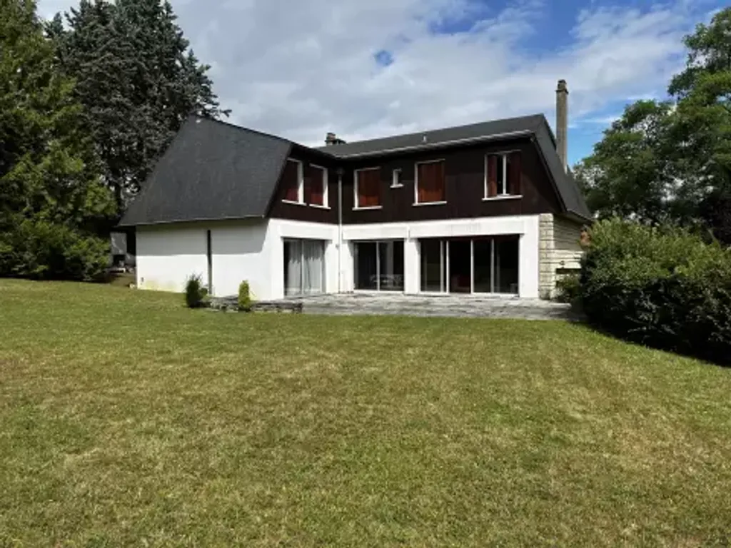 Achat maison à vendre 6 chambres 243 m² - Saint-Rémy-lès-Chevreuse