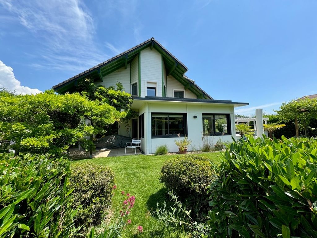 Achat maison à vendre 4 chambres 179 m² - Divonne-les-Bains