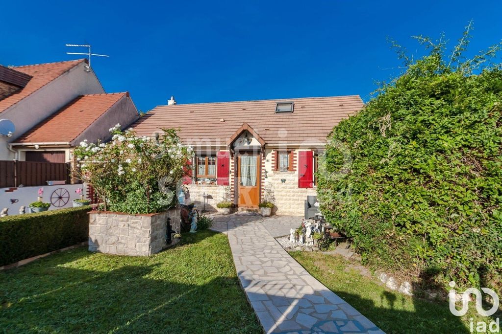 Achat maison à vendre 5 chambres 141 m² - Verneuil-l'Étang