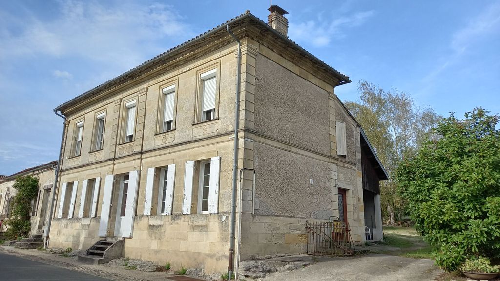 Achat maison à vendre 5 chambres 269 m² - Saint-Seurin-sur-l'Isle