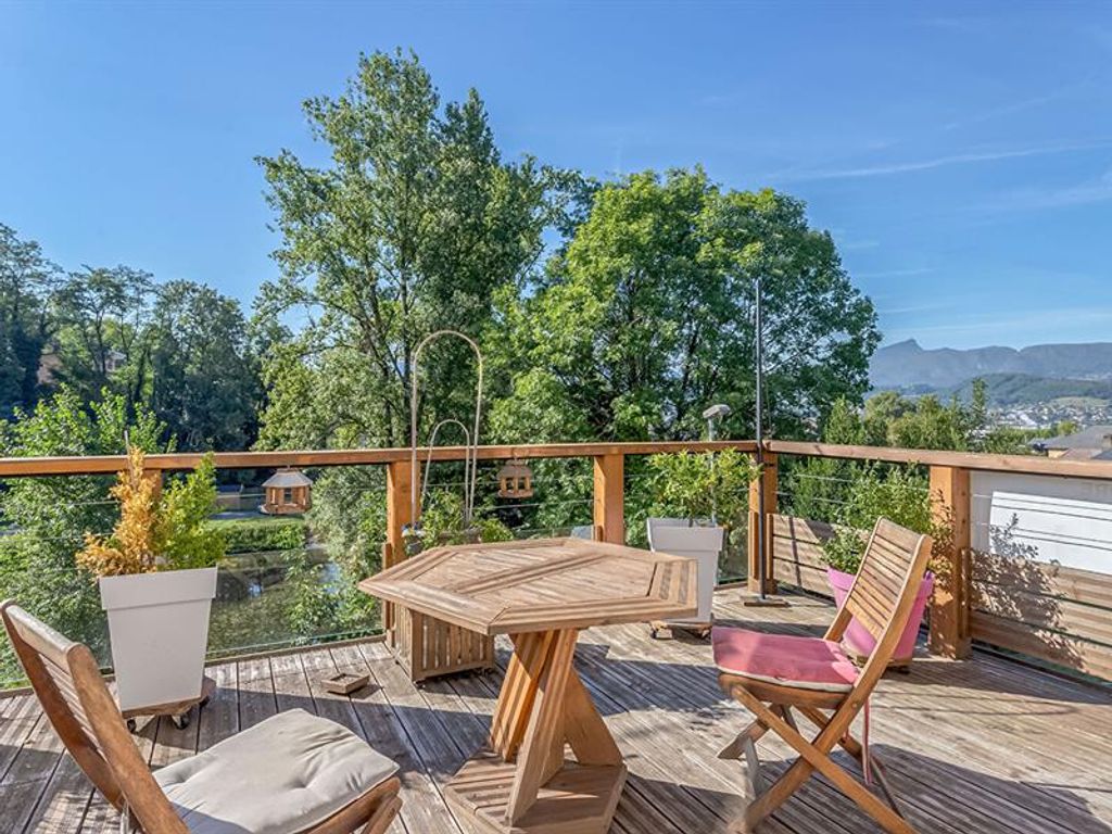 Achat maison à vendre 4 chambres 150 m² - Chambéry