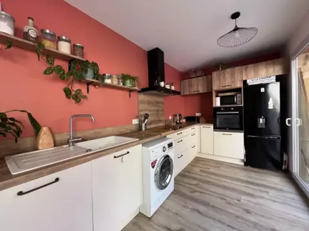 Achat appartement à vendre 3 pièces 67 m² - La Bégude-de-Mazenc