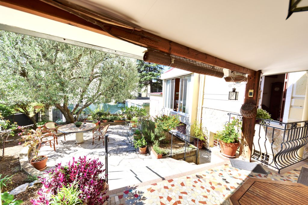 Achat maison à vendre 4 chambres 140 m² - Cannes