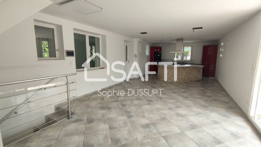 Achat maison à vendre 3 chambres 146 m² - Saint-Étienne