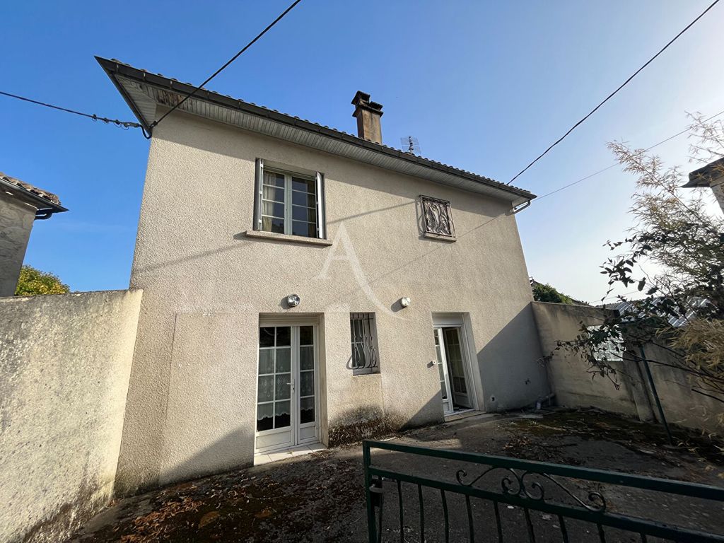 Achat maison à vendre 3 chambres 93 m² - Montaigu-de-Quercy