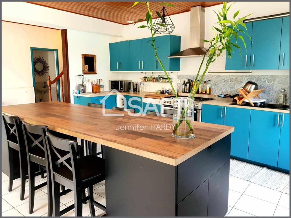 Achat maison à vendre 3 chambres 130 m² - Saint-André-de-Cubzac