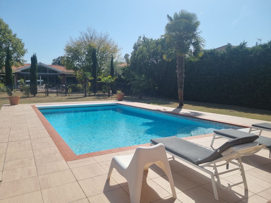 Achat maison à vendre 3 chambres 300 m² - Mérignac