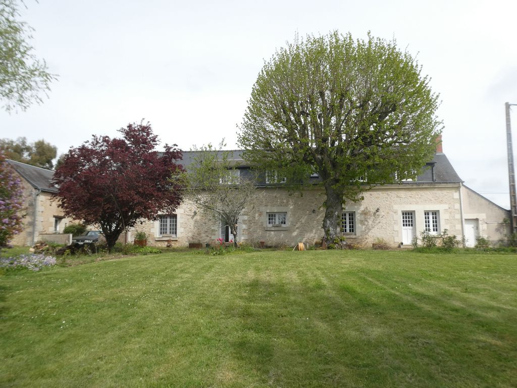 Achat maison à vendre 5 chambres 249 m² - Charentilly