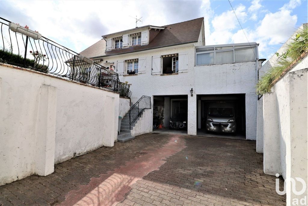 Achat maison à vendre 5 chambres 146 m² - Saint-Jean-de-Braye