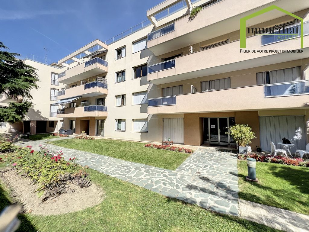 Achat appartement à vendre 3 pièces 70 m² - Rueil-Malmaison