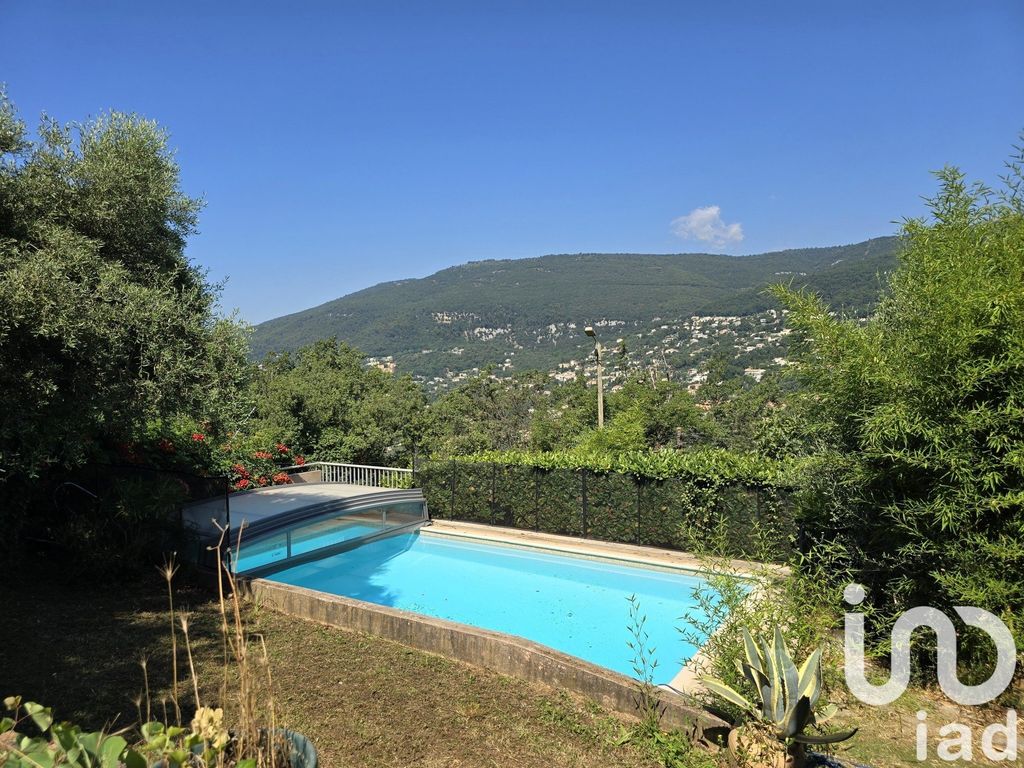 Achat maison à vendre 4 chambres 200 m² - Châteauneuf-Grasse