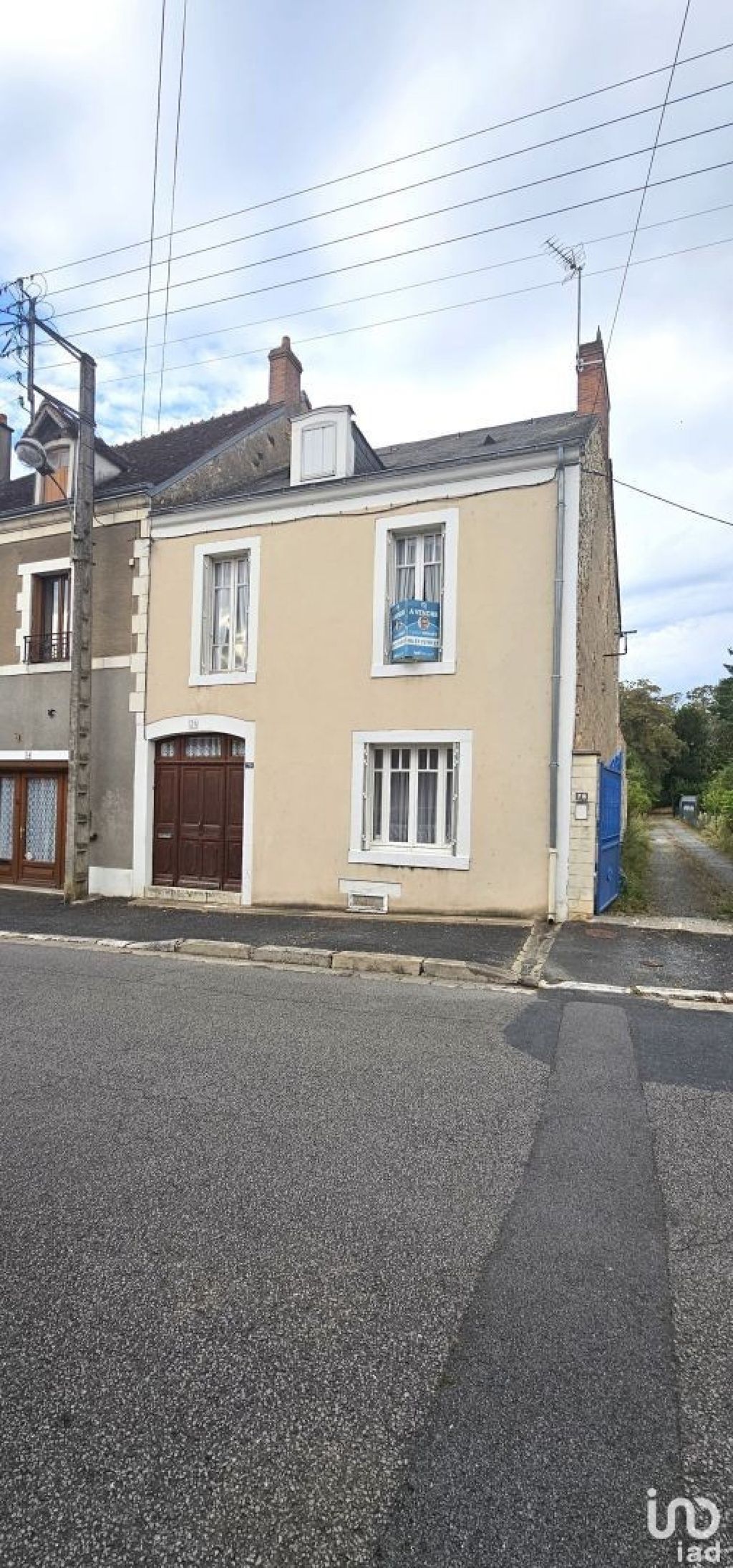 Achat maison à vendre 4 chambres 146 m² - Saint-Gaultier