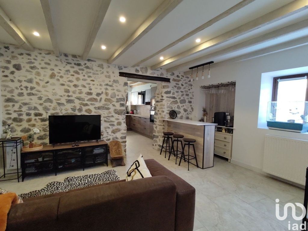 Achat maison à vendre 3 chambres 130 m² - Saint-Pierre-de-Soucy