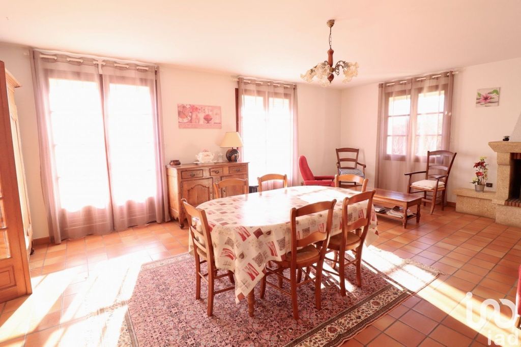 Achat maison à vendre 3 chambres 150 m² - Champdeniers-Saint-Denis