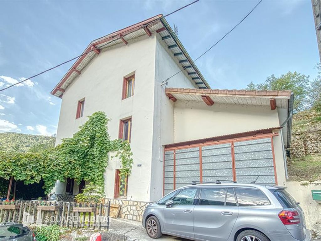 Achat maison à vendre 4 chambres 167 m² - Ambérieu-en-Bugey