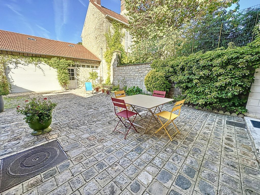 Achat maison à vendre 4 chambres 136 m² - Chantilly