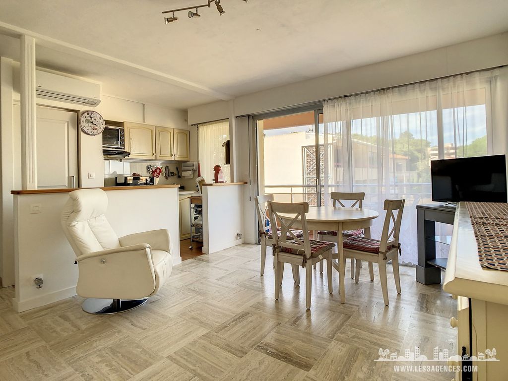 Achat appartement à vendre 2 pièces 40 m² - Cavalaire-sur-Mer