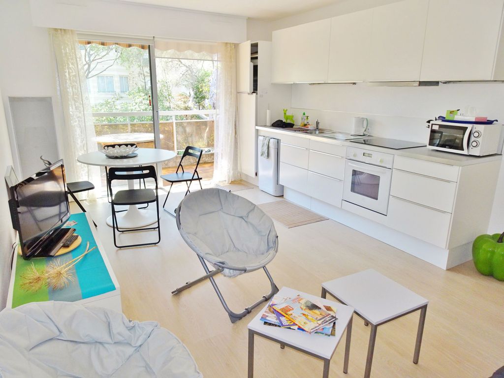 Achat appartement à vendre 3 pièces 53 m² - Saint-Raphaël