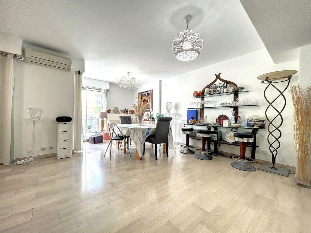 Achat appartement à vendre 5 pièces 132 m² - Cannes
