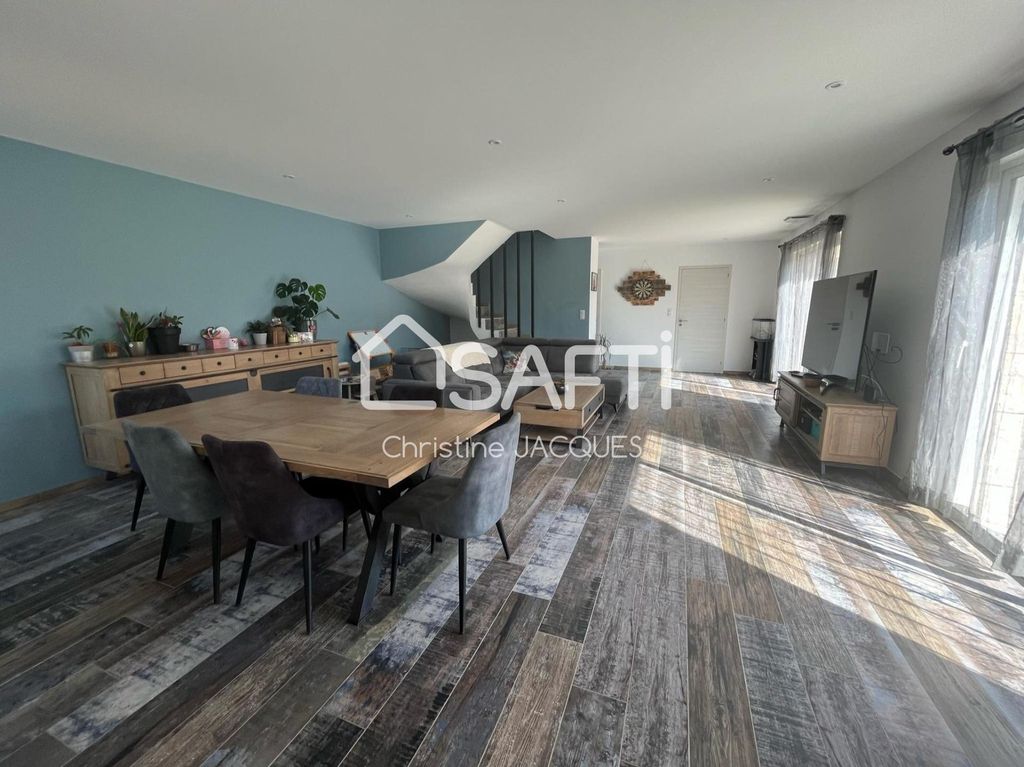 Achat maison à vendre 5 chambres 219 m² - Saint-Brès