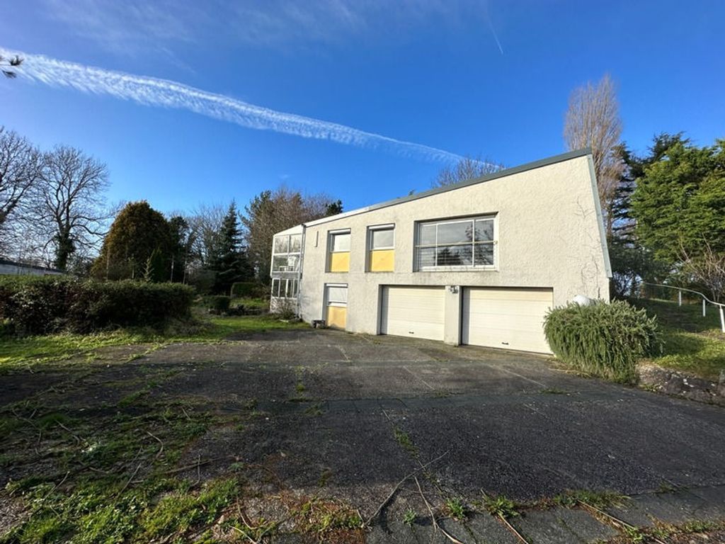 Achat maison à vendre 4 chambres 205 m² - Saint-Pierre-de-Coutances