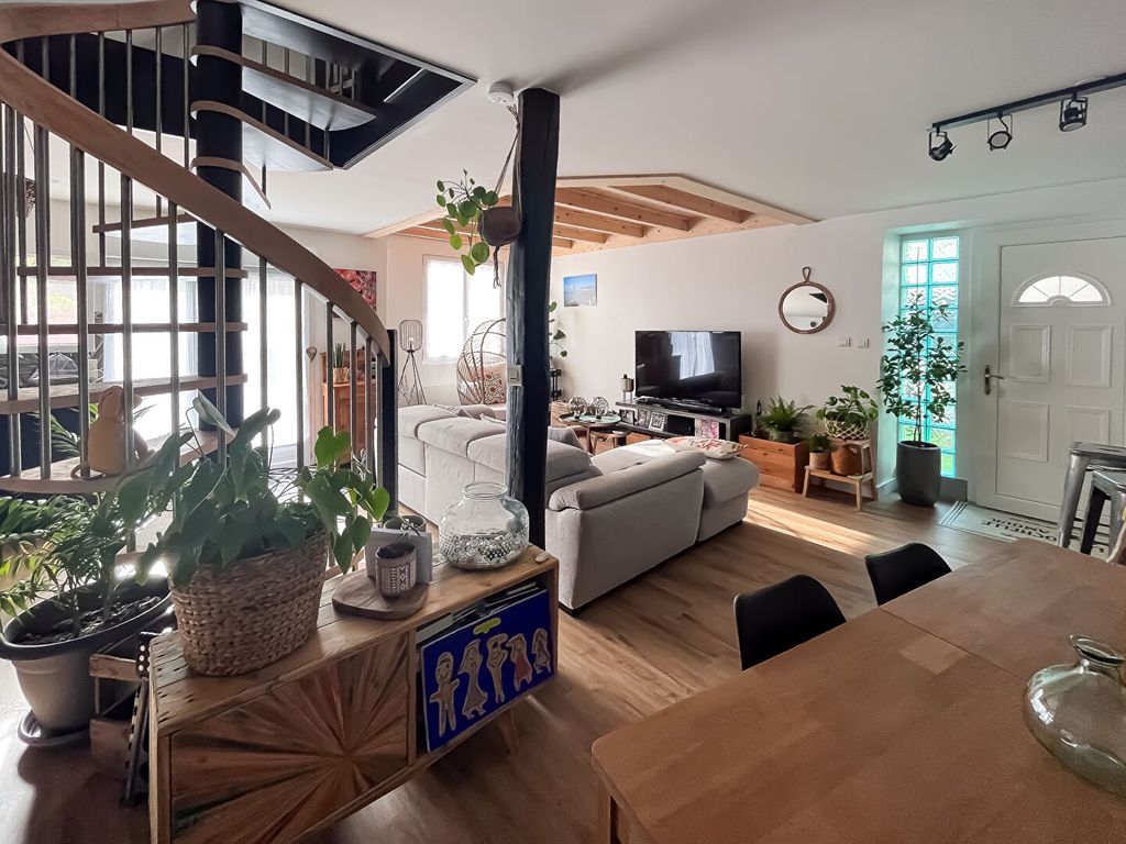 Achat appartement à vendre 5 pièces 90 m² - Saint-Vivien