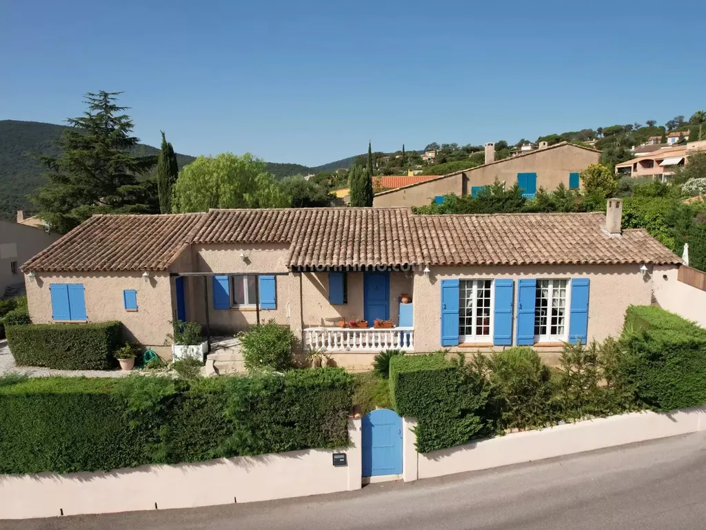 Achat maison à vendre 4 chambres 150 m² - Sainte-Maxime