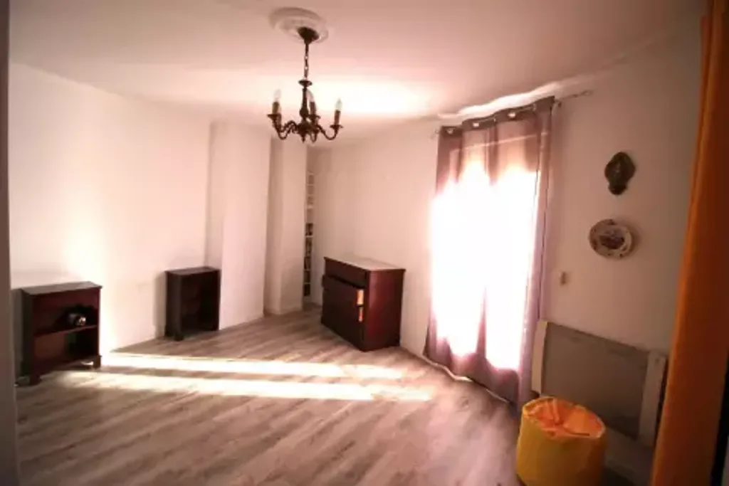 Achat maison à vendre 2 chambres 85 m² - Mèze