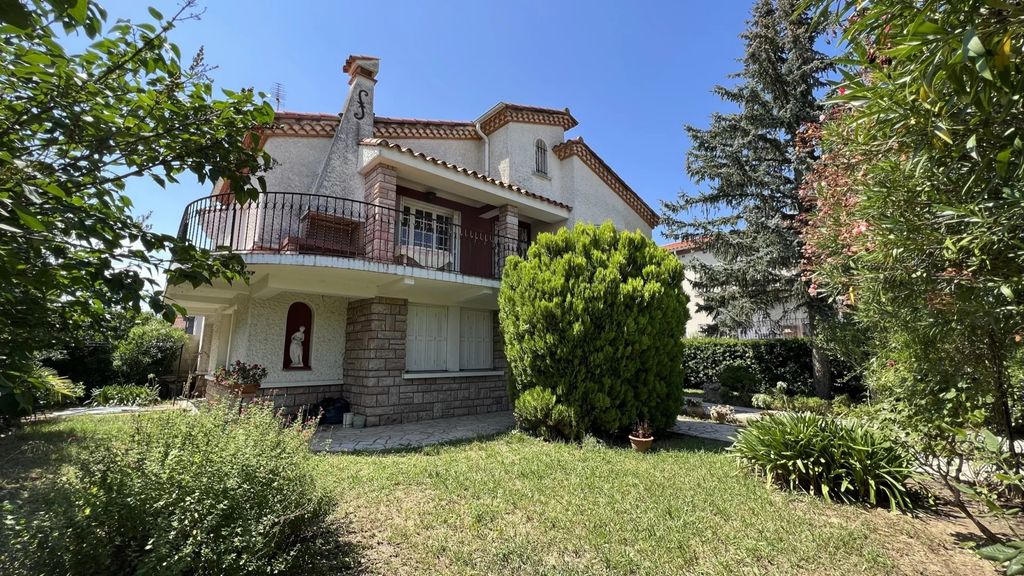 Achat maison à vendre 3 chambres 140 m² - Céret