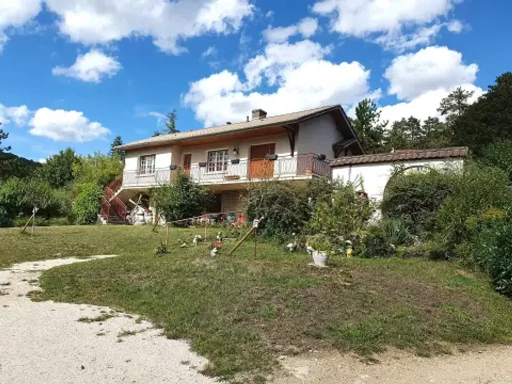 Achat maison à vendre 4 chambres 185 m² - Savigny-lès-Beaune