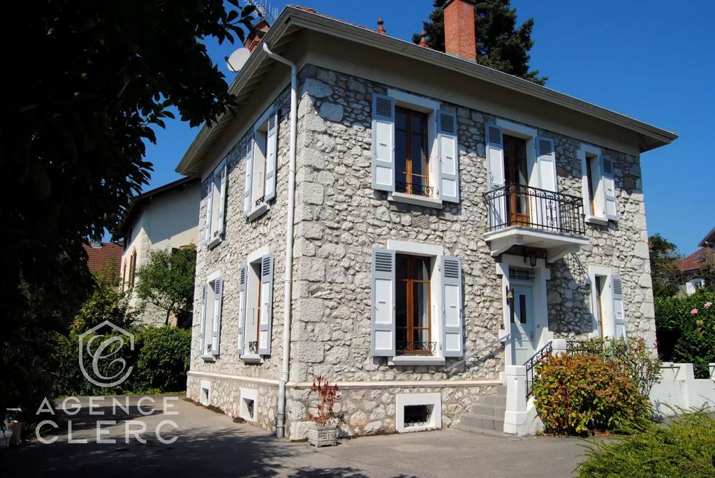 Achat maison à vendre 4 chambres 188 m² - Annecy
