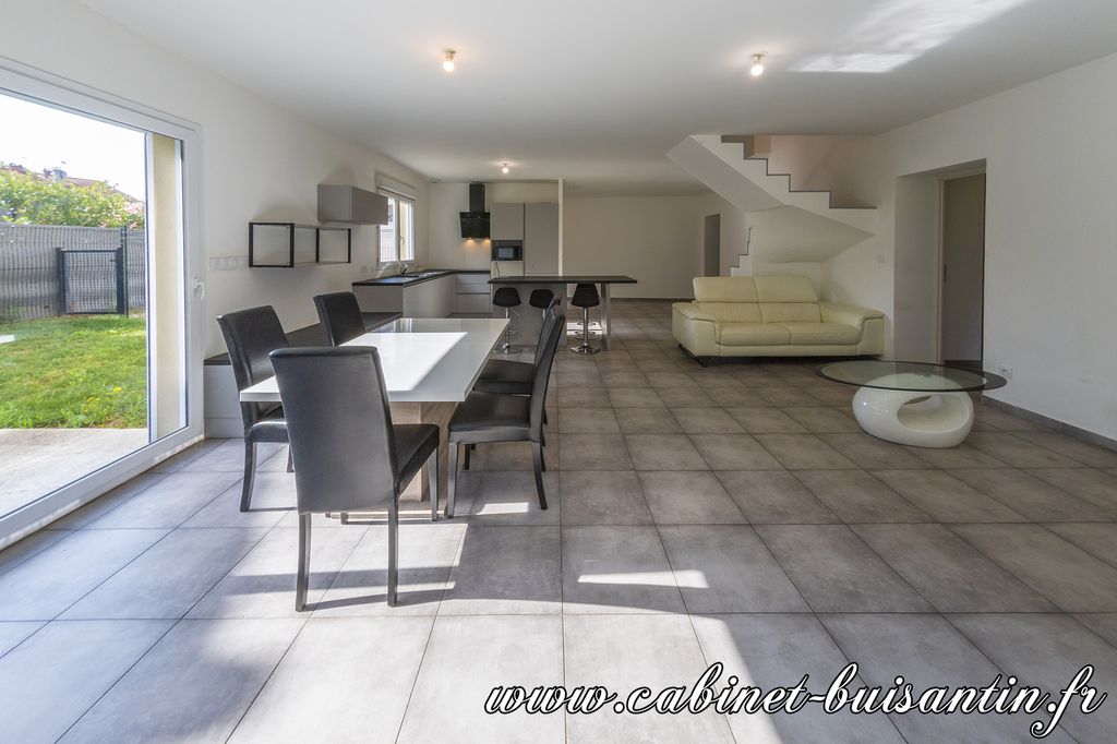 Achat maison à vendre 4 chambres 140 m² - Reyrieux
