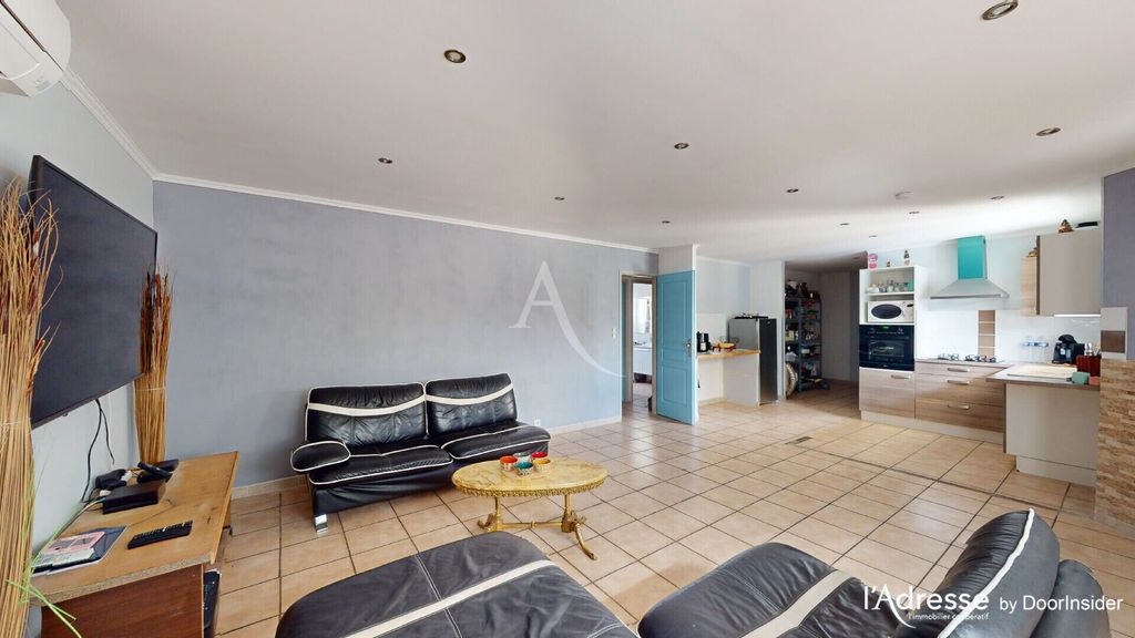Achat maison à vendre 3 chambres 100 m² - Jonquières-Saint-Vincent
