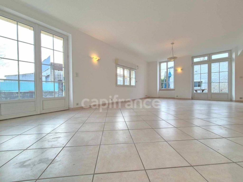 Achat maison à vendre 5 chambres 190 m² - Saujon