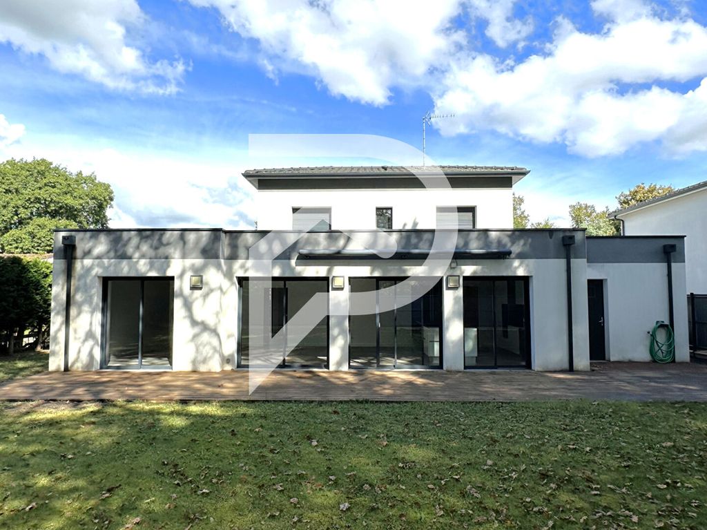 Achat maison à vendre 4 chambres 141 m² - Mérignac