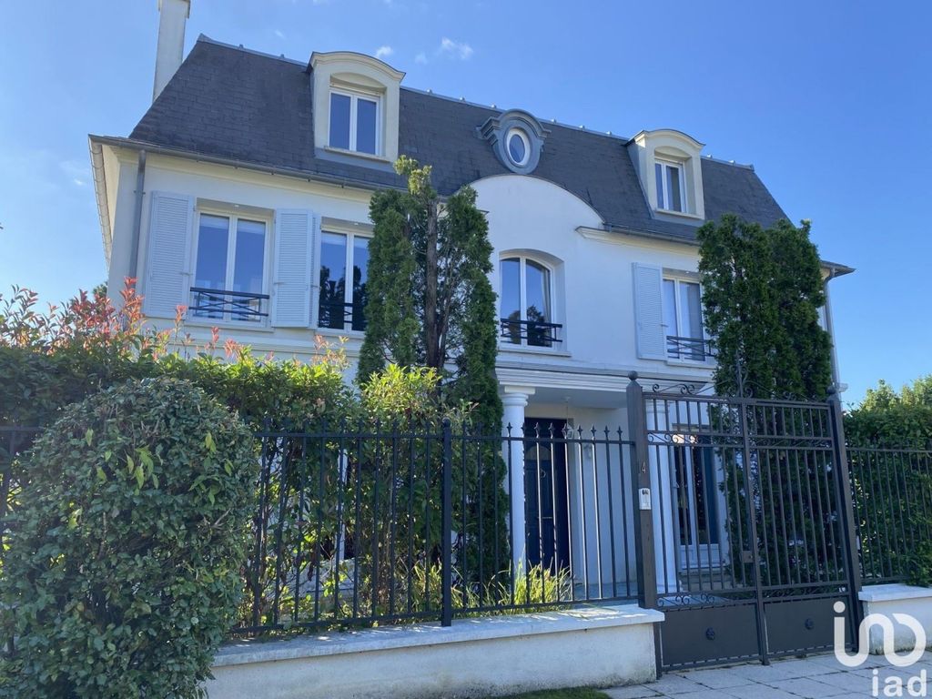 Achat maison à vendre 4 chambres 320 m² - Ozoir-la-Ferrière